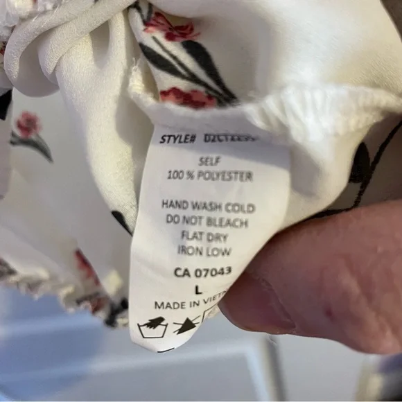 Sienna Sky White Floral Smocked-Hem Blouse - Picture 4 of 4